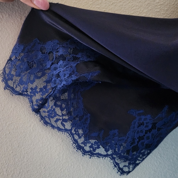 🆕️Lise Charmel- Silk Robe - Picture 10 of 15